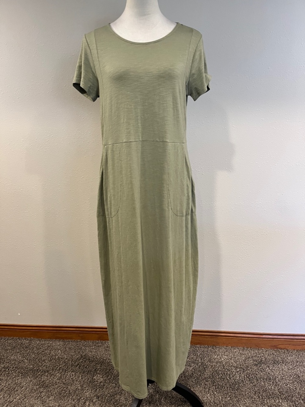 J. Jill pale olive green short sleeve casual stretchy maxi dress size medium